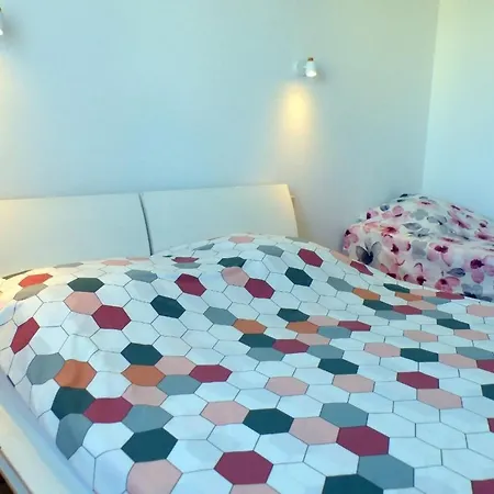 Spacious And Comfortable With Garden