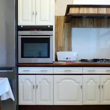 Apartman Spacious And Comfortable With Garden *