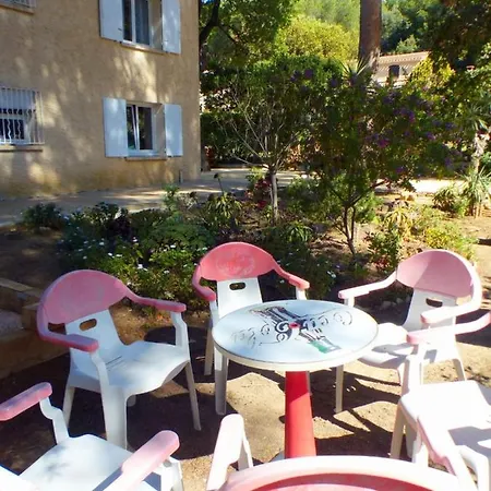Apartman Spacious And Comfortable With Garden Six-Fours-les-Plages