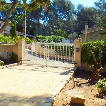 Spacious And Comfortable With Garden Six-Fours-les-Plages